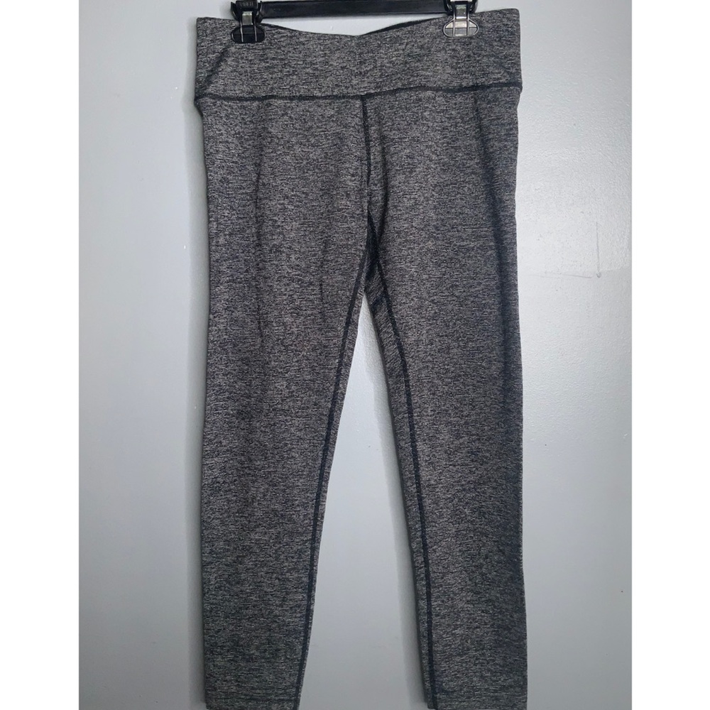 Tuff Athletics Black & White Heathered Capri Leggings Large